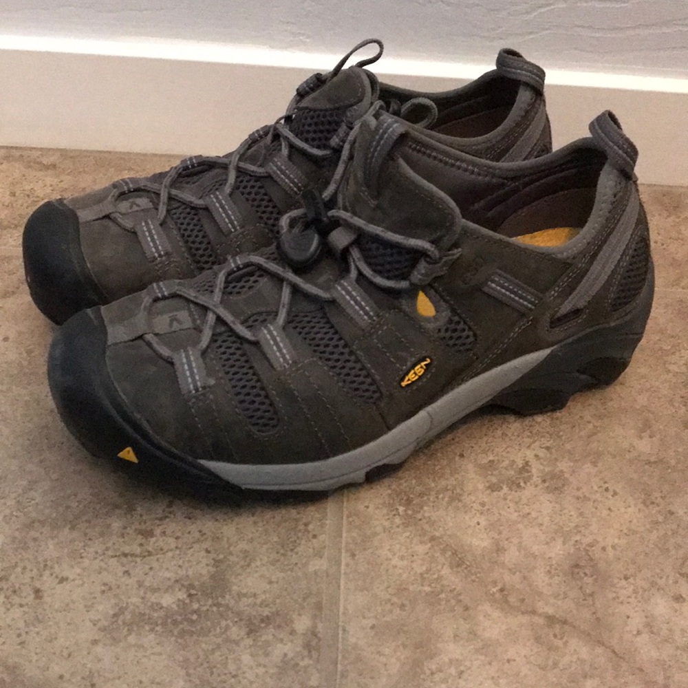 Men’s safety toe Keen shoes 11D